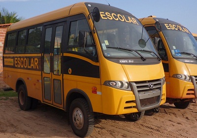 APÓS MELHORAMENTO NO ACESSO, ALUNOS DO POVOADO QUIÁ JÁ DISPÕEM DE ÔNIBUS