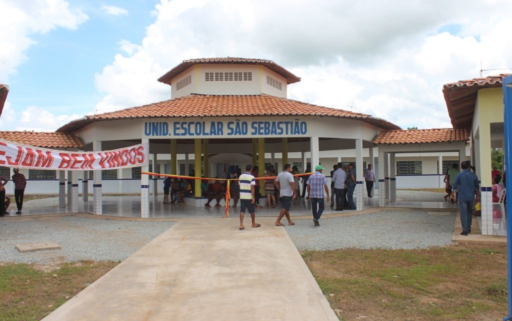 Costinha segue inaugurando obras e entrega mais uma escola para a população de Olinda Nova do Maranhão