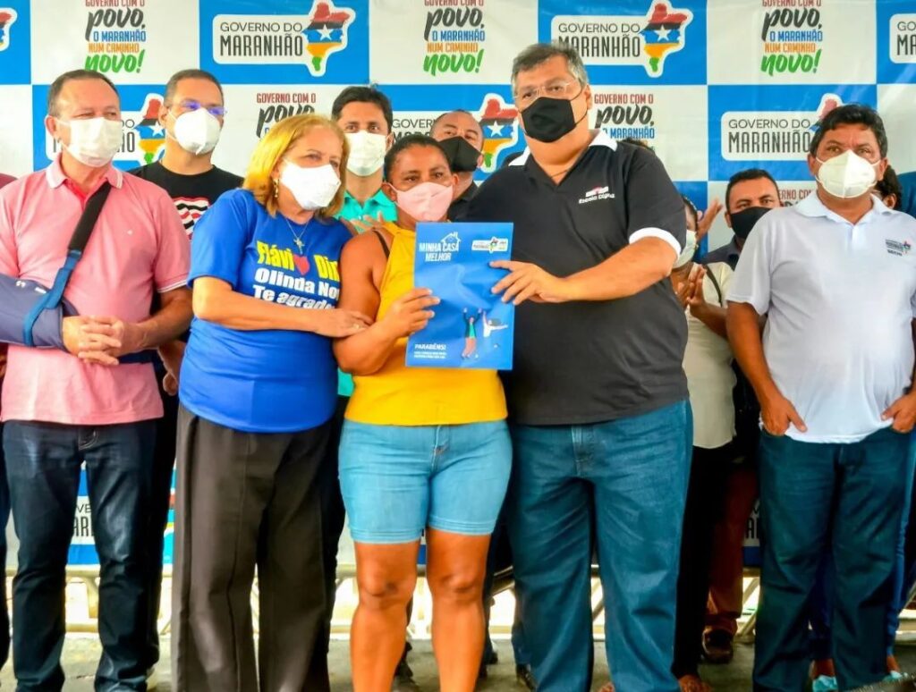 Conceição, Gil Cutrim e Flávio Dino entregam escola e viatura e anunciam restaurante popular, pavimentação e praça para Olinda Nova do MA