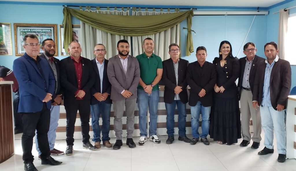 Durante visita de Pará Figueiredo aos vereadores, Claudia Gomes denuncia falta de instalação de raio-x doado pelo deputado ao Hospital de São João Batista