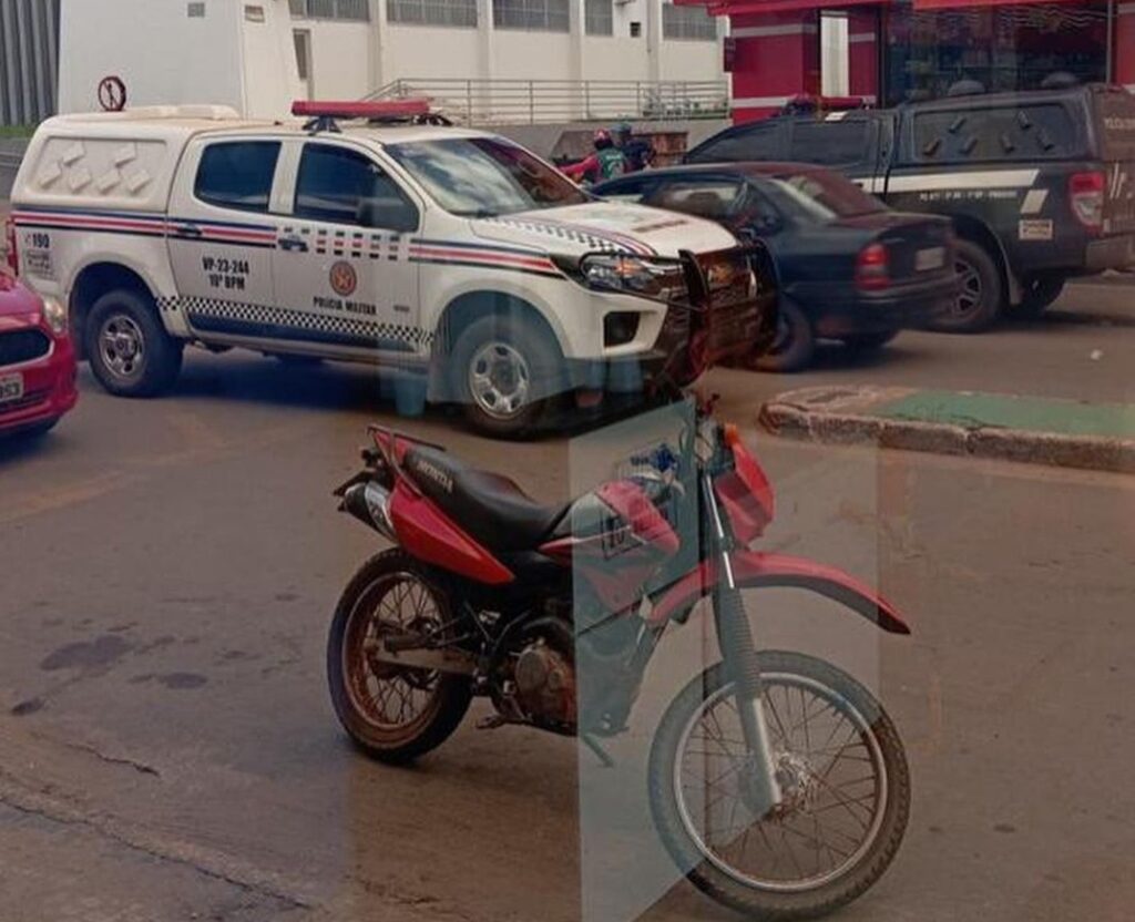 Em Pinheiro, condutor de moto é preso após esbarrar em carro da esposa do delegado