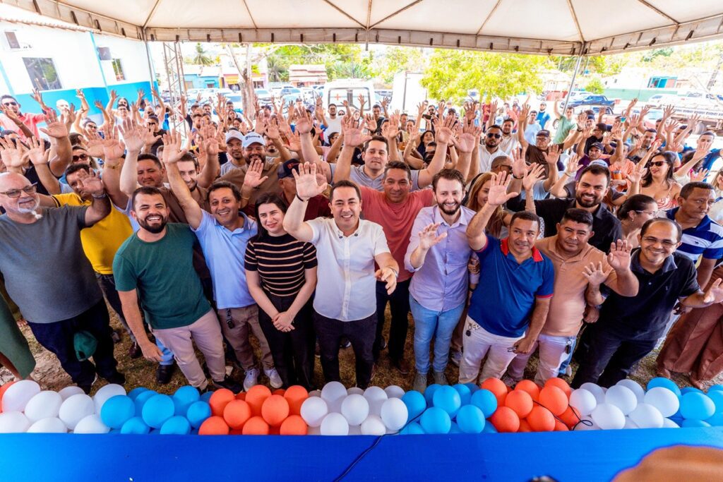 Em comemoração aos 169 anos de Pinheiro, prefeito André da Ralpnet entrega ambulância e reinaugura UBS no povoado Paraíso
