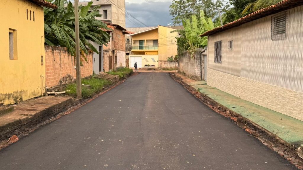 Prefeito André da RalpNet põe fim a mais de 50 anos de espera e asfalta a Rua Rosa Sales, na Matriz
