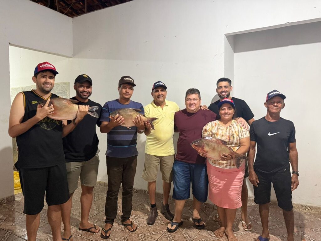 Ex-prefeito Costinha mantém tradição e distribui 9 toneladas de peixe em Olinda Nova do Maranhão