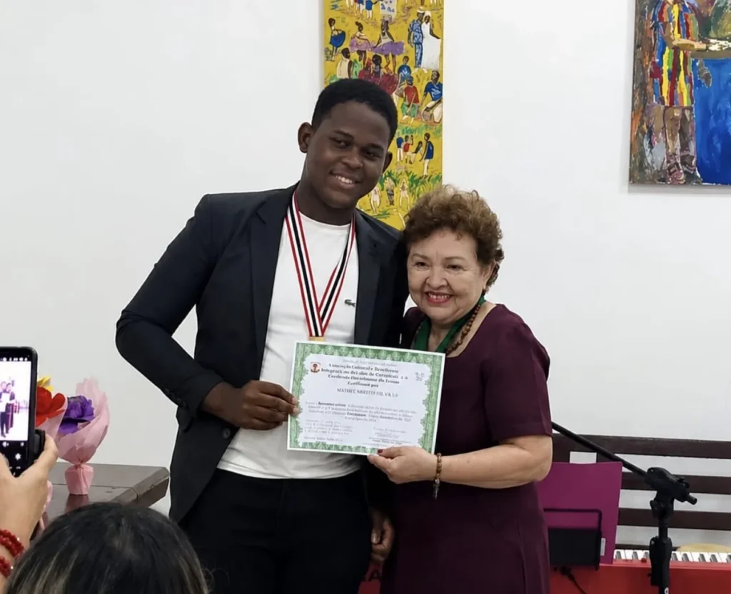 Jovem de Matinha conquista 2º lugar em concurso nacional de trovas