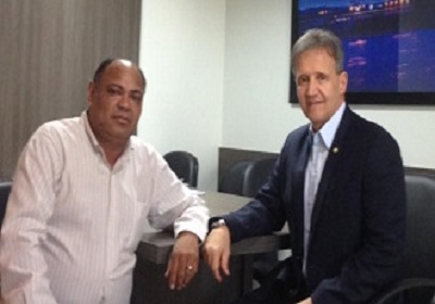 Bispo Serejo registra candidatura em Cajapió