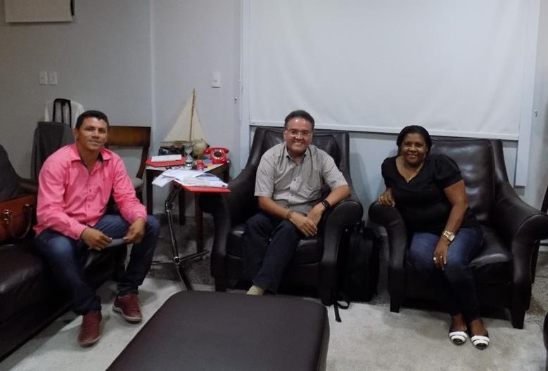Prefeita eleita de São Vicente, Conceição Castro, se reúne com o senador Roberto Rocha