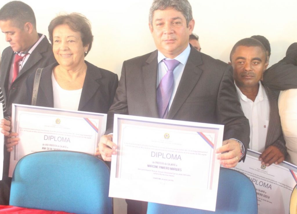 Dr. Marcone autoriza pagamento do 13º de funcionários e mostra avanços na saúde em Cajapió