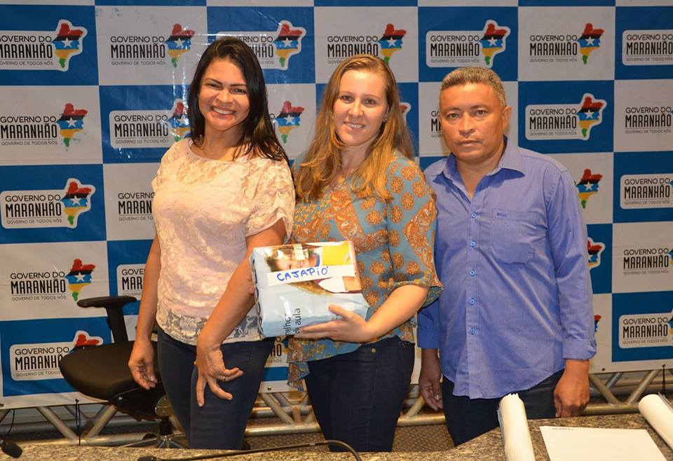 Secretária de Assistência Social assina termo para gestão do Programa ‘Bolsa Escola’ em Cajapió