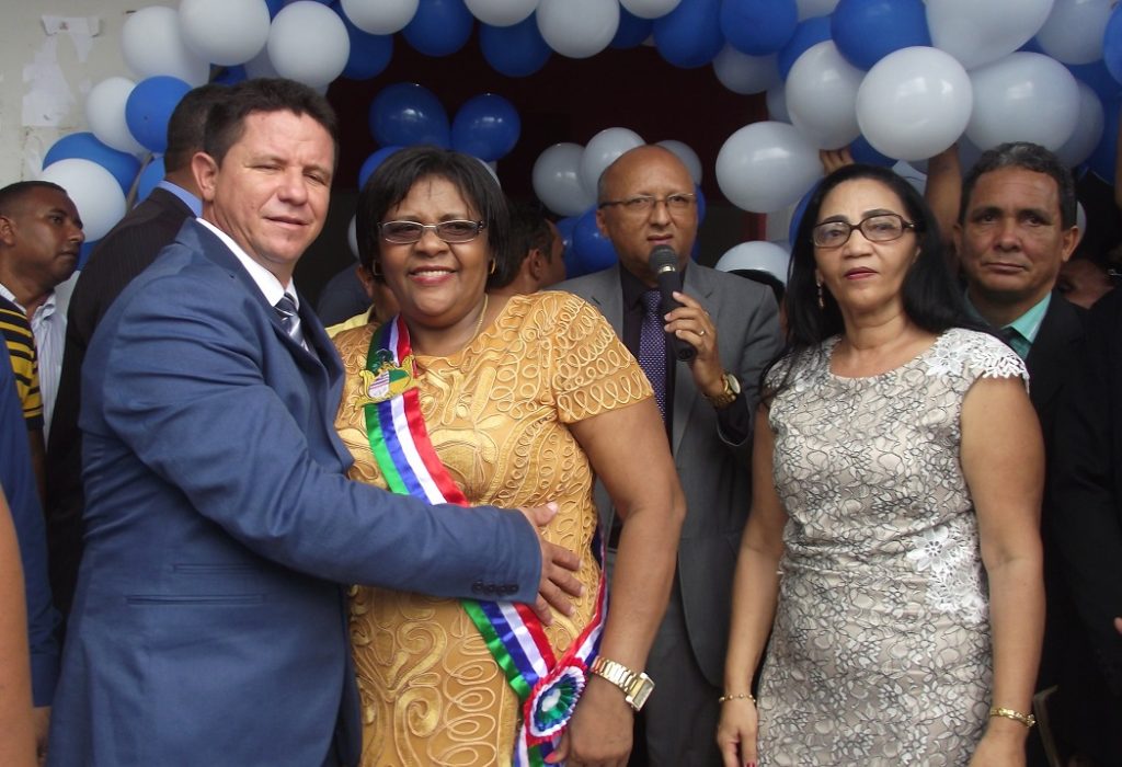 Conceição Castro toma posse como prefeita de São Vicente Ferrer