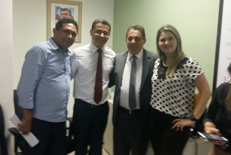Costinha consegue recursos para reforma do hospital e nova ambulância para Olinda Nova do Maranhão
