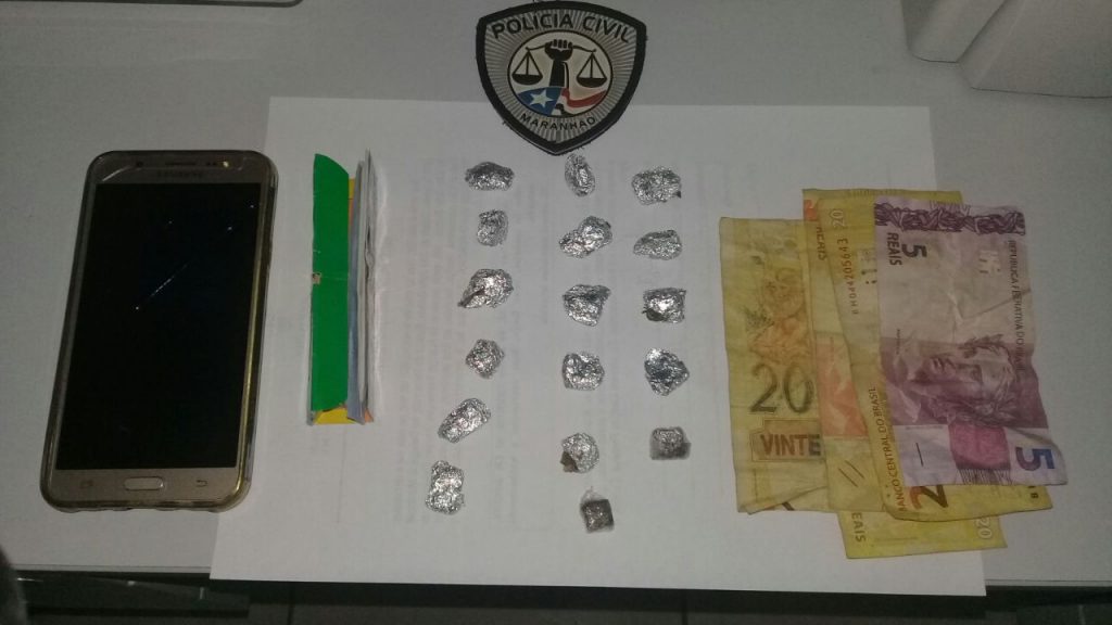 Polícia prende jovem com 17 trouxinhas de maconha em São João Batista