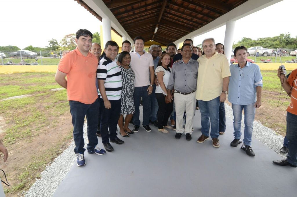 Mostrando popularidade e força política, Conceição e Governo do Estado inauguram escola em São Vicente