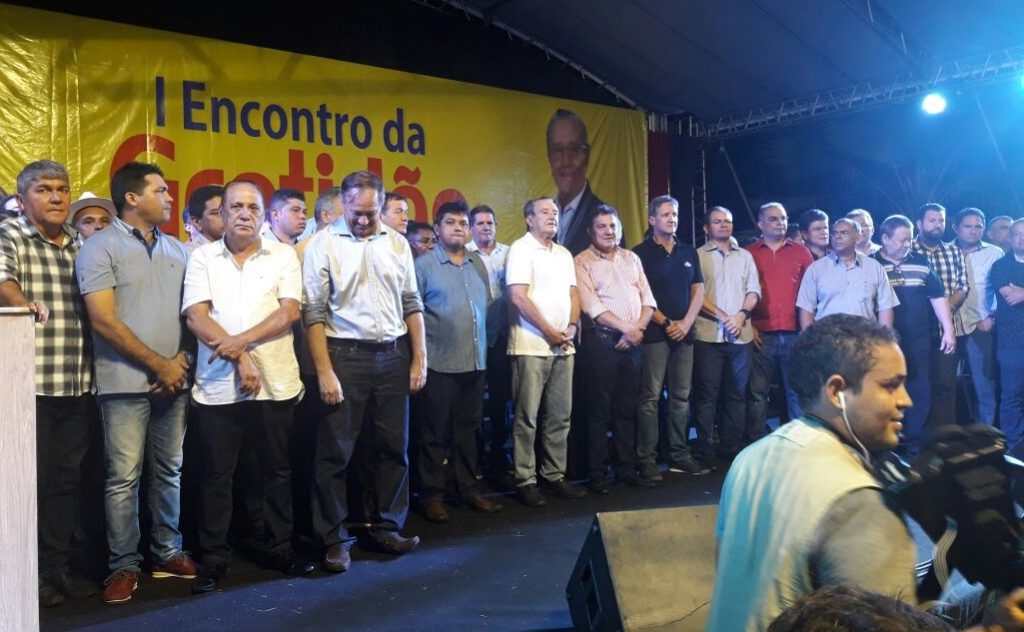 Costinha participa do Encontro da Gratidão e garante apoio a Zé Reinaldo para o senado
