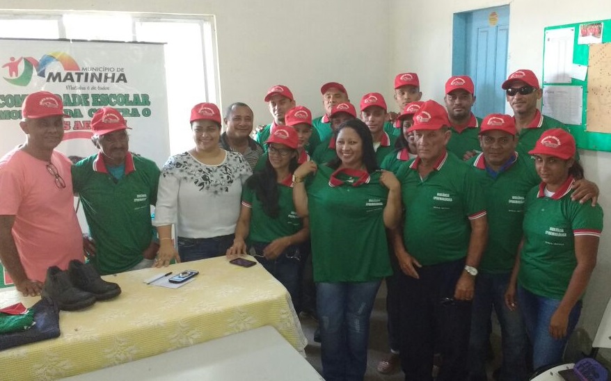 Prefeita entrega novo fardamento para agentes da Vigilância Epidemiológica em Matinha
