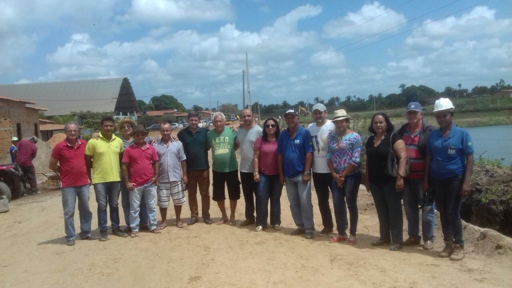 Em Matinha, prefeita e vereadores vistoriam obras para pavimentação asfáltica da Estrada do Peixe