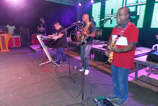 Fieis lotam praça durante show gospel no aniversário dos 22 anos de Olinda Nova do Maranhão