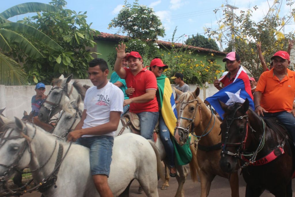 Lelé Arouche comanda a II Cavalgada Cavaleiros da Baixada em São Vicente Ferrer