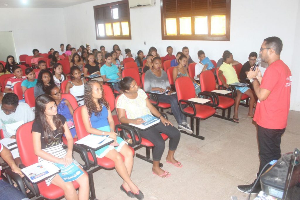 Fórum da Juventude intensifica ações com Aulão do Enem e ação social em comunidade quilombola de São João Batista