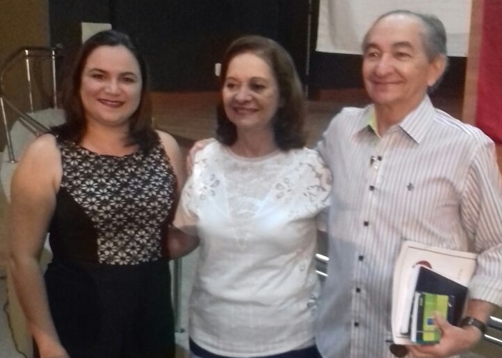 Prefeito e secretária de educação parabenizam professores em São João Batista