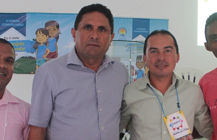 Homenagem do prefeito e do secretário de educação aos mestres de Olinda Nova do Maranhão