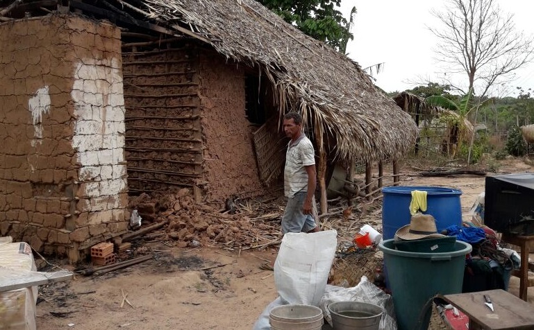 Morador que teve casa queimada em povoado de São João Batista pede ajuda para reconstruir moradia