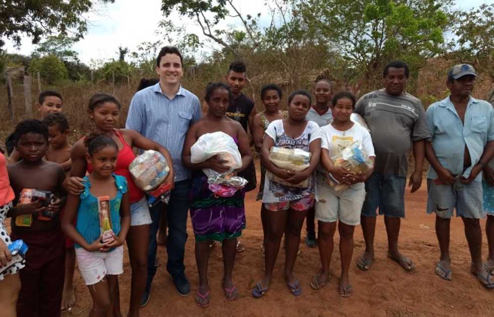 Comarca de Olinda Nova do Maranhão distribui cestas básicas, roupas e brinquedos em comunidades