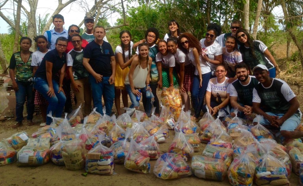 Ação solidária de Natal reúne centenas de pessoas no povoado Filadélfia, em São João Batista