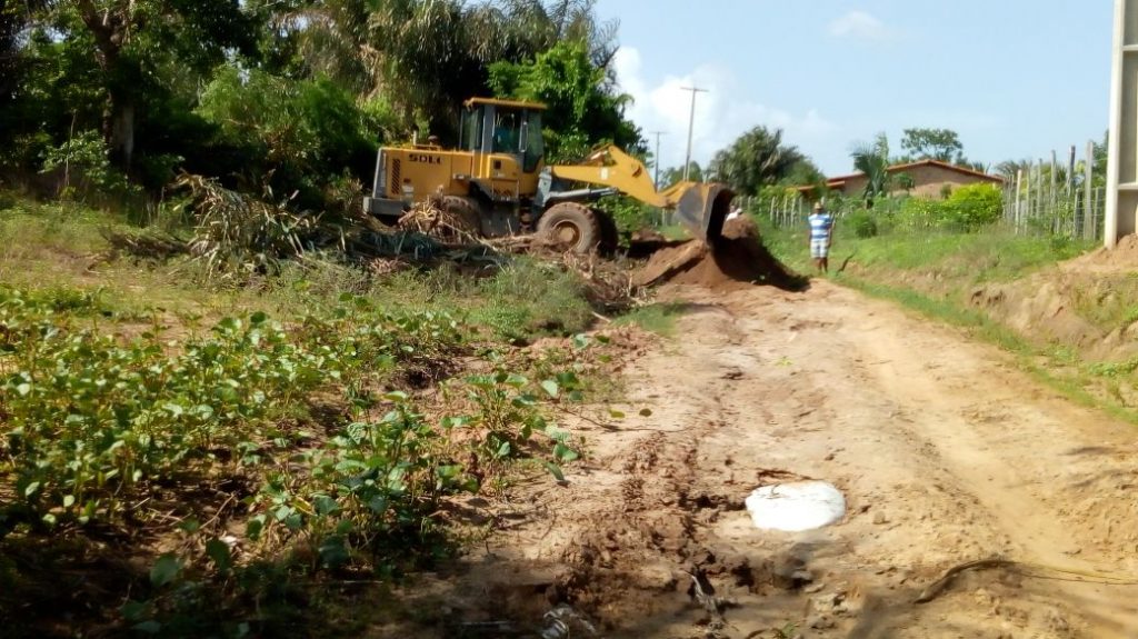 Em São João Batista, moradores se reúnem para melhorar estrada no povoado Buraçanga