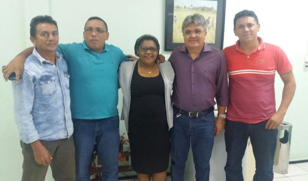 Prefeita anuncia início de perfuração de poços para amanhã e fecha parceria com INCRA para beneficiar comunidades de São Vicente Ferrer