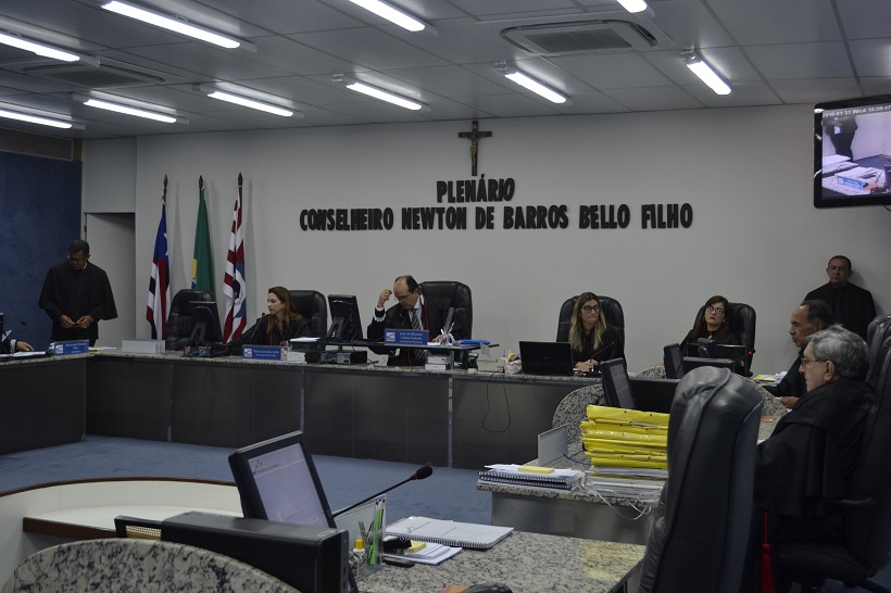 Tribunal de Contas diz que é ilegal prefeituras custear carnaval com folha de pagamento em atraso