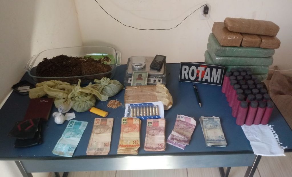 ROTAM apreende drogas no povoado Jacaré, no município de Penalva