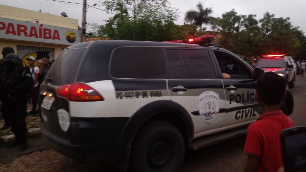 Urgente: homens se rendem após assalto com reféns na agência dos Correios em Matinha