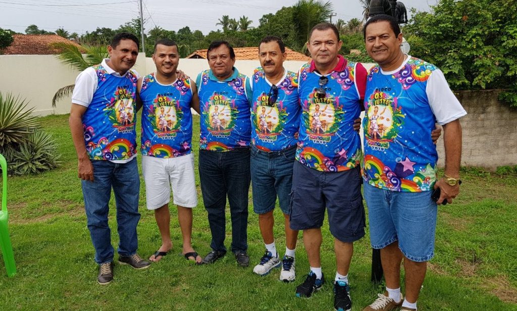 Com a presença do presidente do TJ, Carlos Figueiredo agradece foliões que participaram de seu bloco