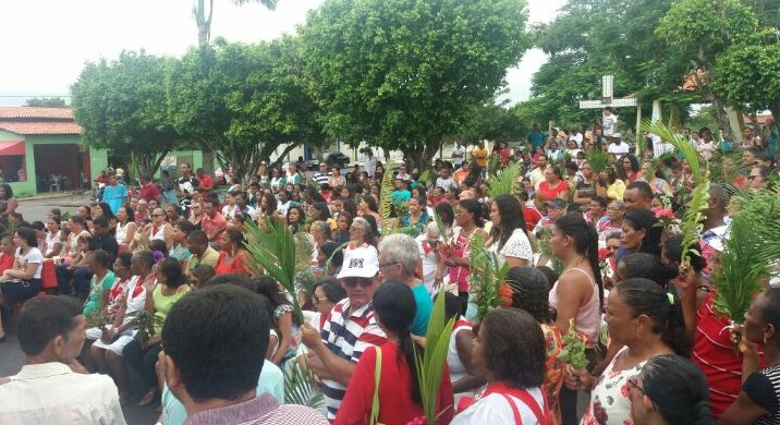Domingo de Ramos é marcado por procissão e missa em São João Batista. Vejam os vídeos e fotos