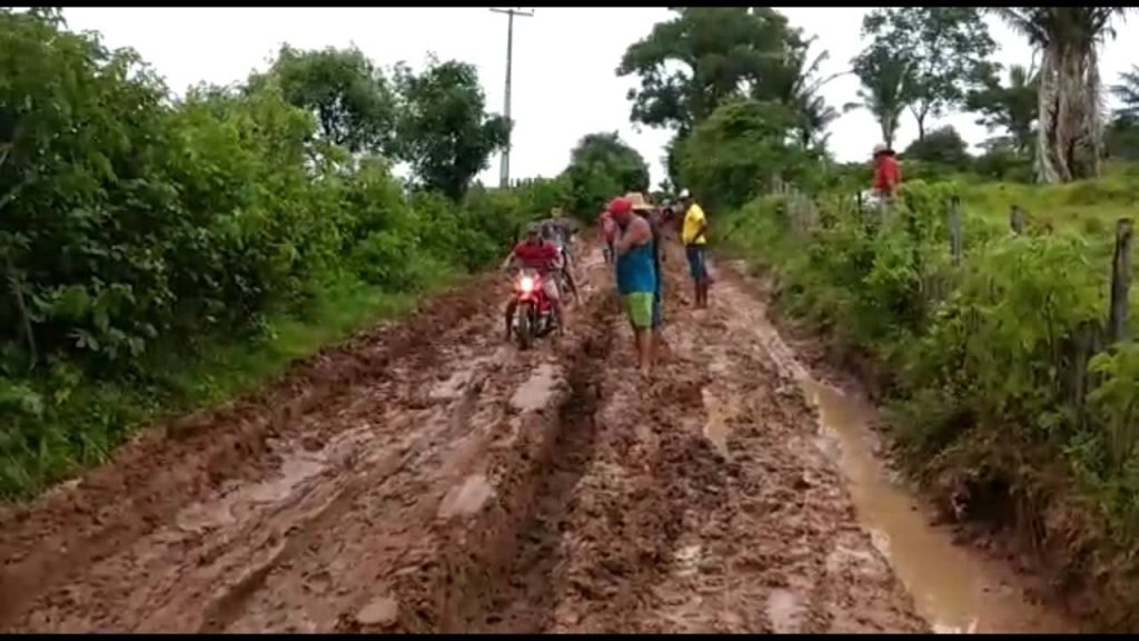Moradores dos povoados Santana e Jabutituba reclamam de estrada vicinal em São João Batista