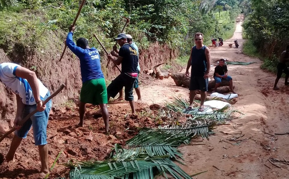 Vereador Louro e comunidade melhoram acesso no povoado Olho D’água dos Bodes