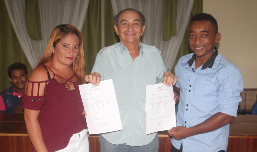 Prefeito João Dominici empossa, pela primeira vez, um secretário de Juventude de São João Batista