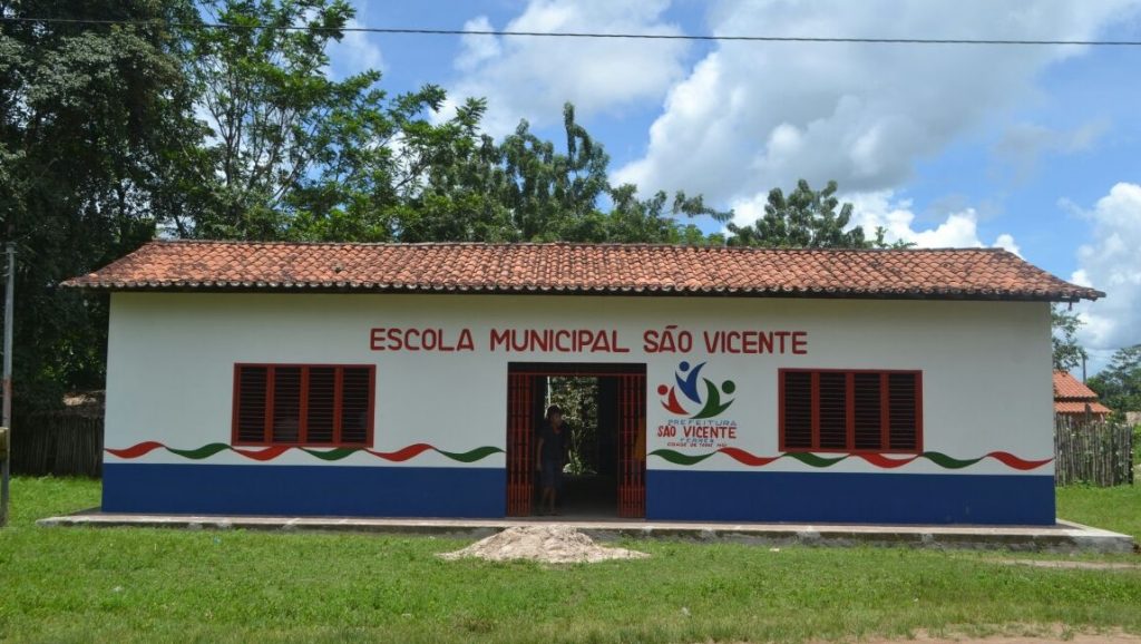 Prefeita Conceição fecha semana com entrega de duas escolas reformadas em São Vicente Ferrer