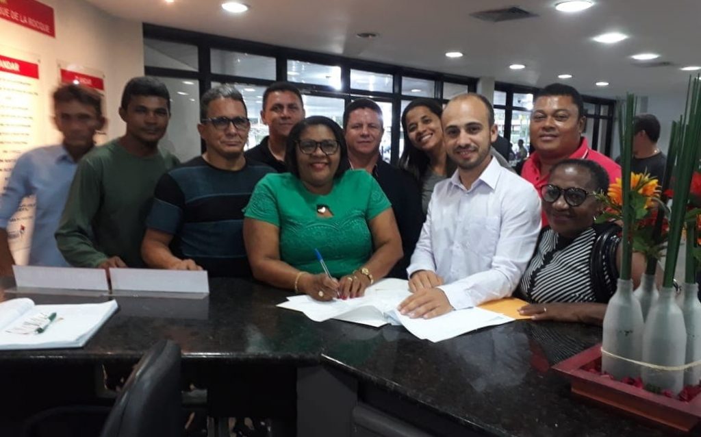 Prefeita Conceição assina termo de cooperação para levar internet gratuita para São Vicente Ferrer