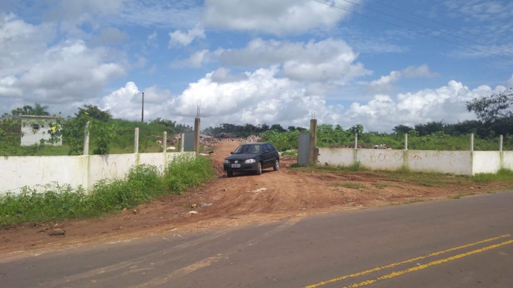 Moradores reclamam de fumaça em lixeiro de São Vicente Ferrer