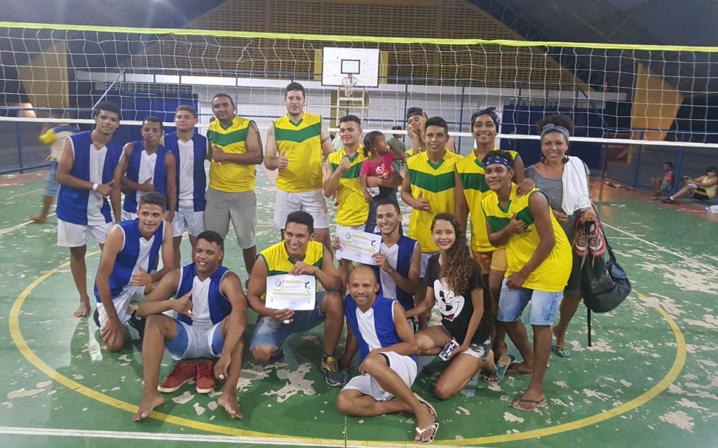 Dois times de Cajapió disputam campeonato de voleibol em São João Batista