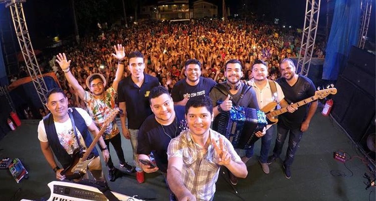 Banda Som e Louvor reúne milhares de fieis em São João Batista