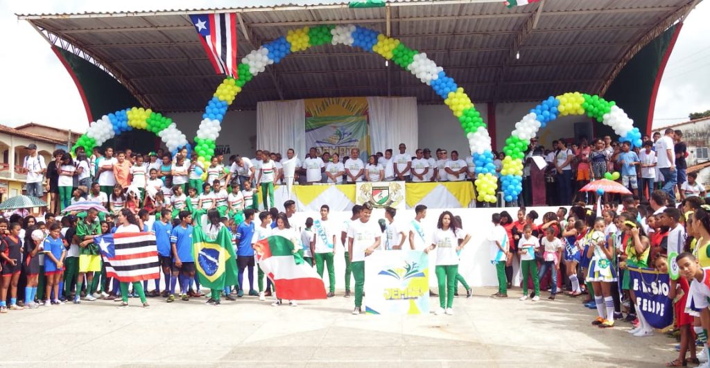 Centenas de estudantes participam da abertura dos Jogos Escolares Matinhenses