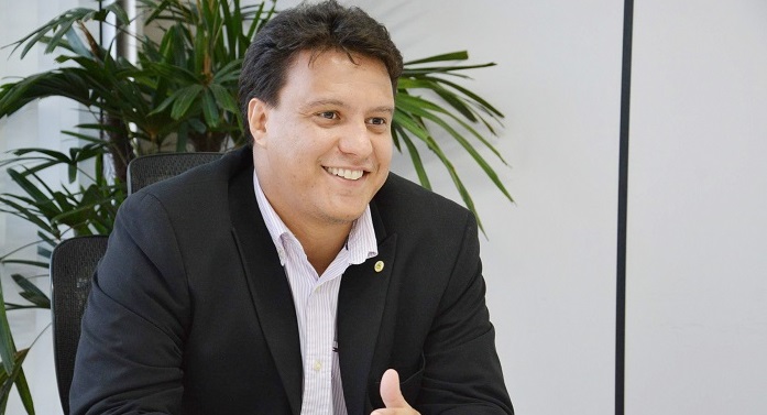 Vereadores de Penalva aprovam título de cidadão ao secretário de educação Felipe Camarão