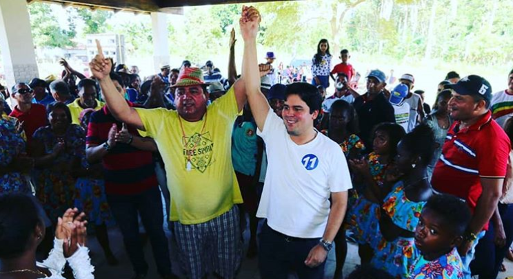 Com festa, ex-prefeito Amarildo Pinheiro apresenta seus candidatos a deputado estadual e federal