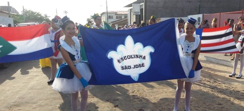 Desfile marca os 15 anos da Escolinha São José, na cidade de São Vicente Ferrer; vejam as fotos