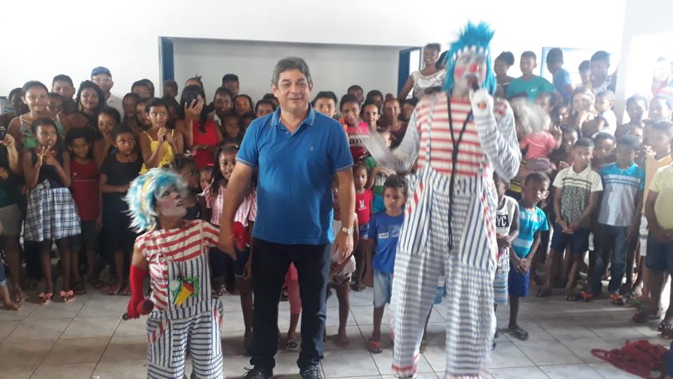 Dr. Marcone entrega premiação aos vencedores do Campeonato de Veteranos e realiza festa para crianças de Boa Esperança