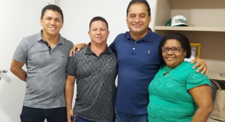 Em visita ao senador eleito Weverton Rocha, prefeita de São Vicente garante veículo e mobília para o Conselho Tutelar