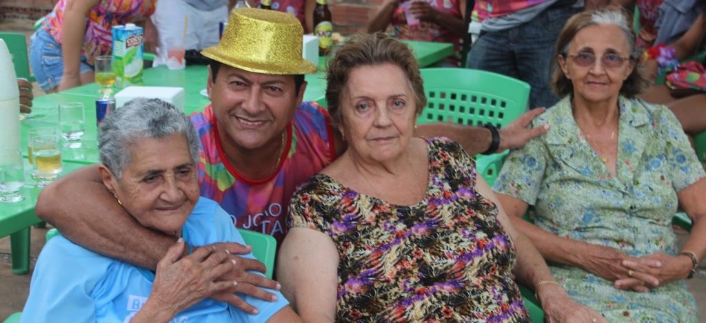 Carlos Figueiredo destaca luta de Dona Aldeide e felicita mulheres de São João Batista